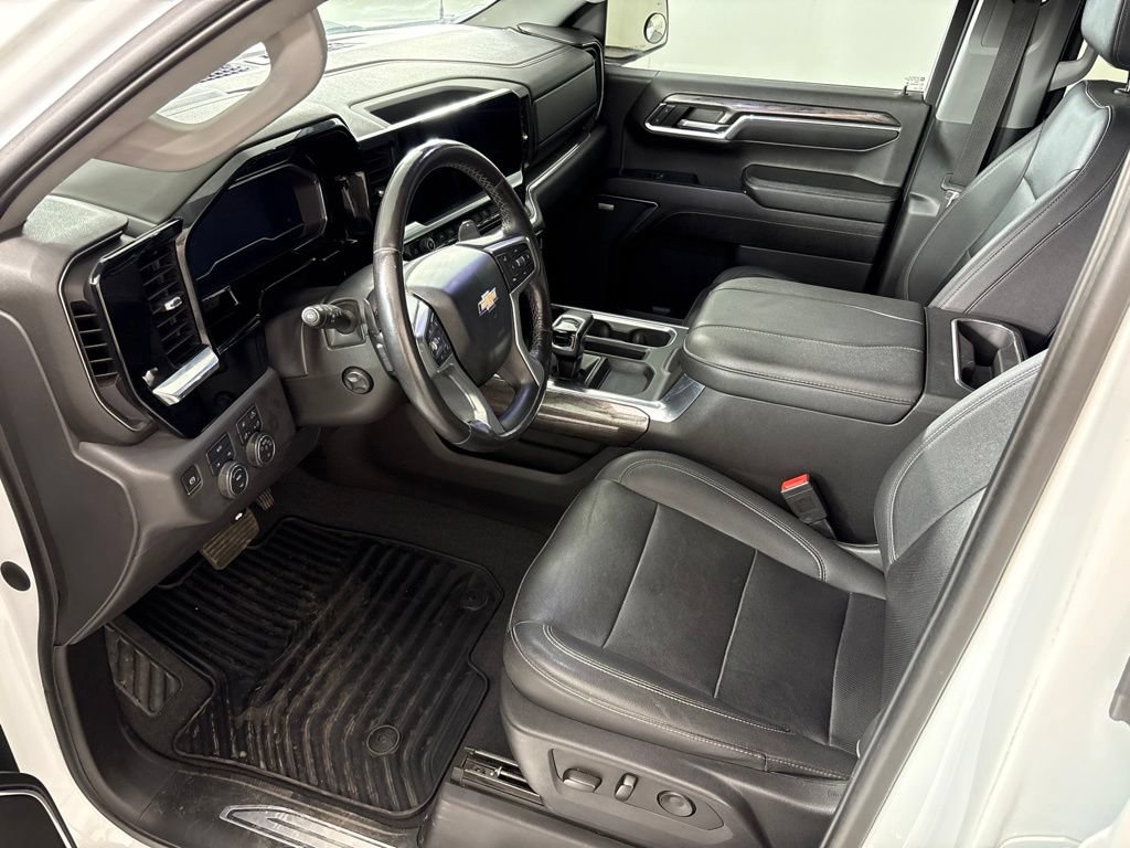 Used 2023 Chevrolet Silverado 1500 LTZ AWD/4WD image 35