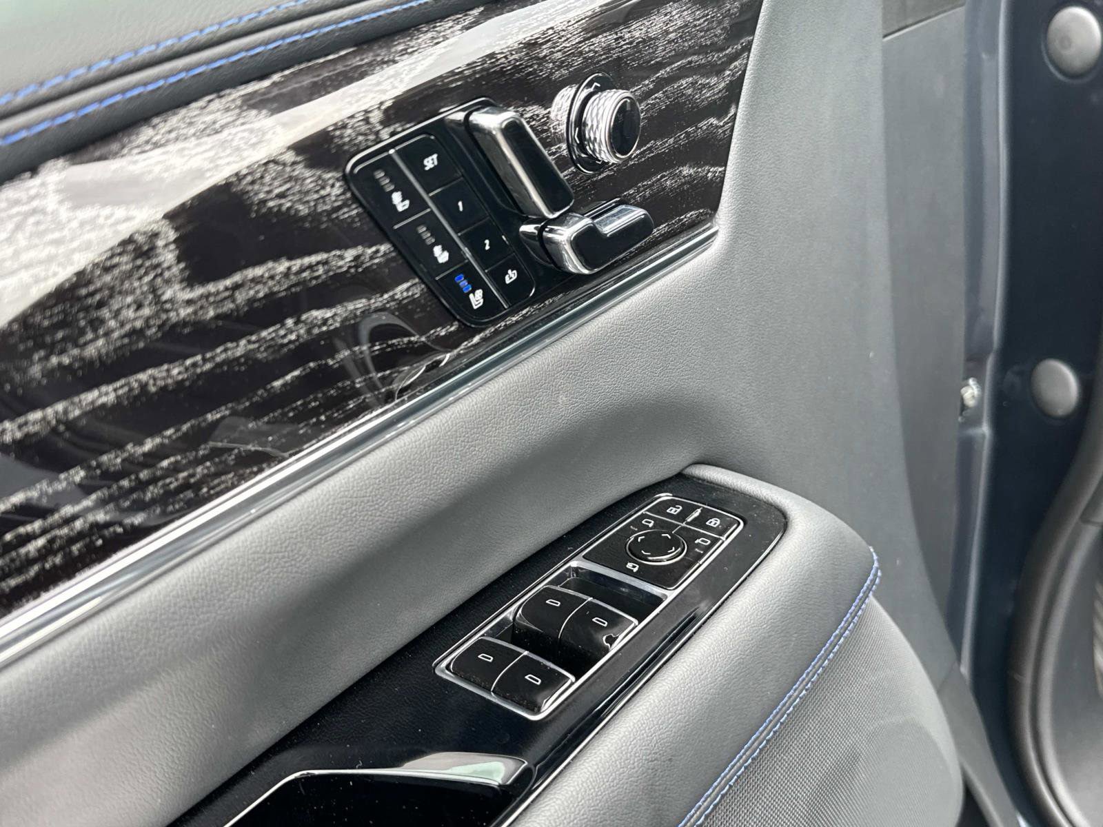 New 2025 Cadillac Escalade IQ Luxury 1 AWD/4WD image 13