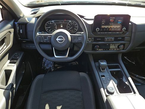 Certified 2024 Nissan Pathfinder S image 12