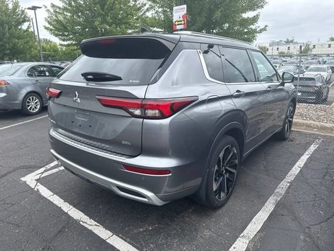 Used 2023 Mitsubishi Outlander SEL AWD/4WD image 2
