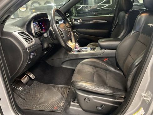Used 2020 Jeep Grand Cherokee SRT image 28