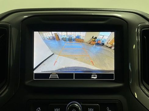 Used 2023 Chevrolet Silverado 1500 Custom image 17