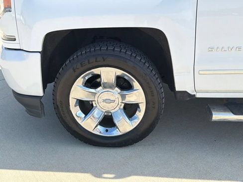 Used 2018 Chevrolet Silverado 1500 LTZ Z71 w/ LTZ Plus Package AWD/4WD image 11