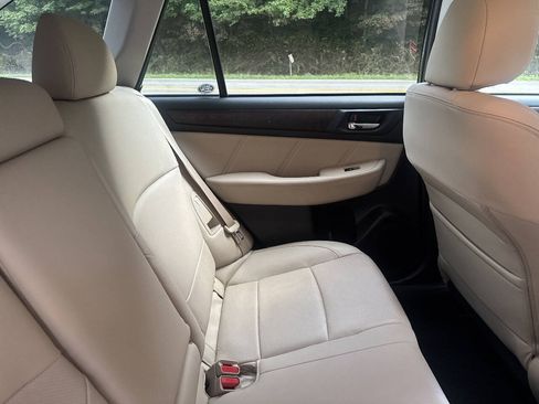 Used 2018 Subaru Outback 2.5i Limited AWD/4WD image 10