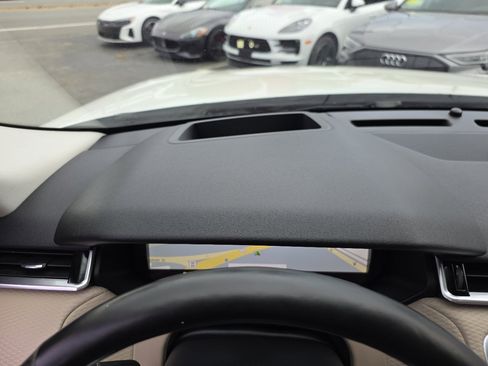 Used 2018 Land Rover Range Rover Velar S image 68