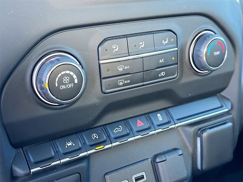 Certified 2022 Chevrolet Silverado 1500 Custom image 15