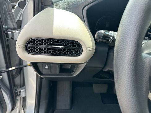 Used 2024 Honda HR-V LX image 13