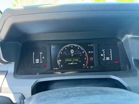 Used 2025 Toyota 4Runner SR5 AWD/4WD image 17