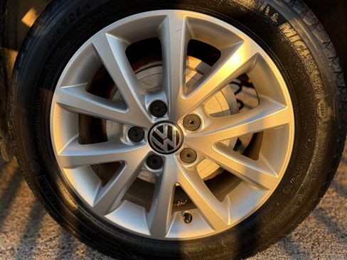 Used 2011 Volkswagen Jetta SE image 22