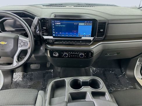 Used 2024 Chevrolet Silverado 1500 LT AWD/4WD image 18
