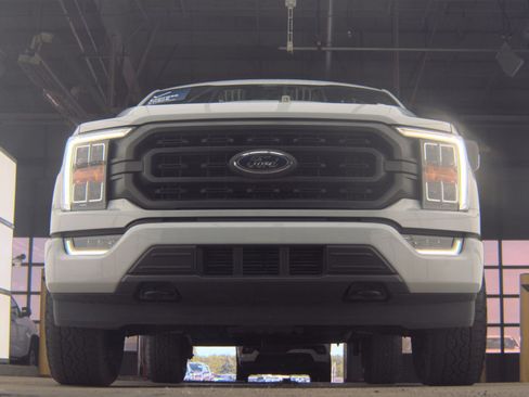 Used 2022 Ford F150 XLT w/ Equipment Group 302A High AWD/4WD image 12