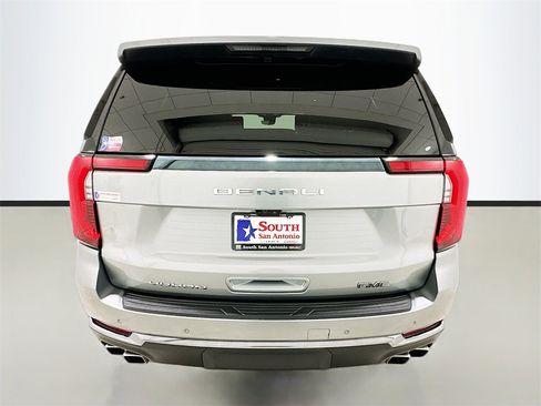 Used 2025 GMC Yukon Denali Ultimate image 6