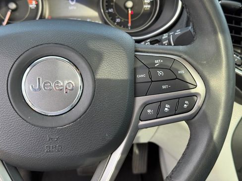 Used 2021 Jeep Cherokee Limited AWD/4WD image 16