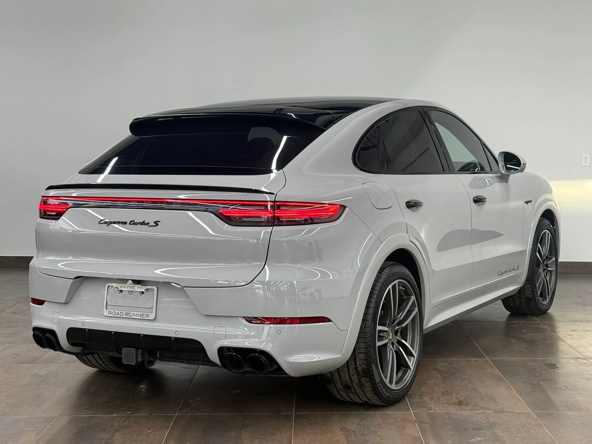 Used 2022 Porsche Cayenne Turbo S w/ Assistance Package AWD/4WD image 7