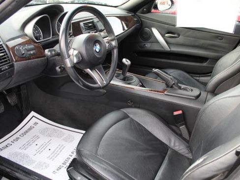 Used 2006 BMW Z4 3.0i RWD image 10
