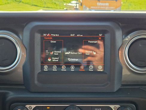 Used 2020 Jeep Gladiator Overland w/ LED Lighting Group AWD/4WD image 24