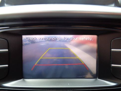 Used 2018 Kia Sorento FWD V6 image 9