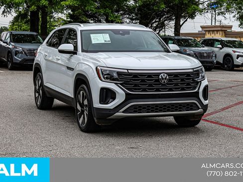 Used 2024 Volkswagen Atlas Cross Sport SE FWD image 6