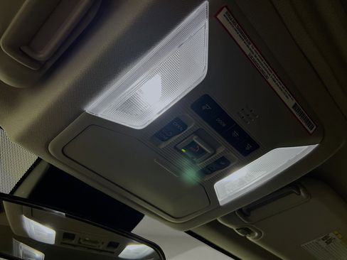 Used 2021 Toyota RAV4 XLE image 21