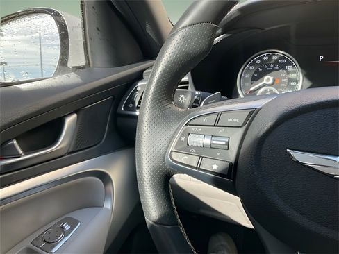 Used 2023 Genesis G70 2.0T image 26