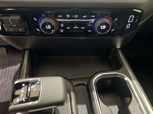 New 2026 Chevrolet Silverado 1500 LT Trail Boss w/ LPO, Dark Essentials Package AWD/4WD image 17