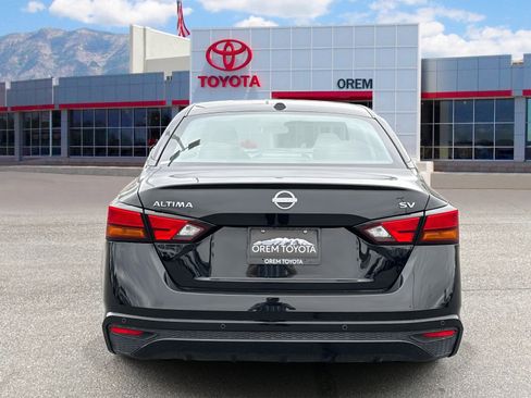 Used 2024 Nissan Altima 2.5 SV FWD image 5