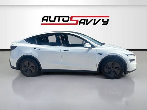 Used 2026 Tesla Model Y 2WD image 8
