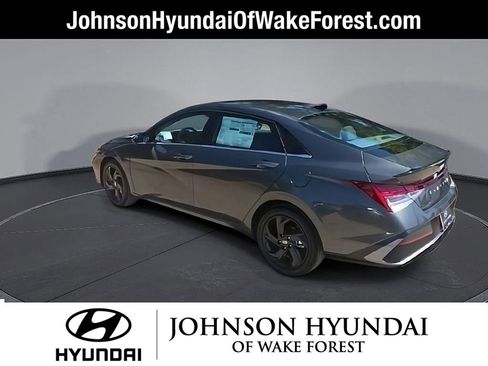 New 2026 Hyundai Elantra SEL Sport Premium FWD image 9
