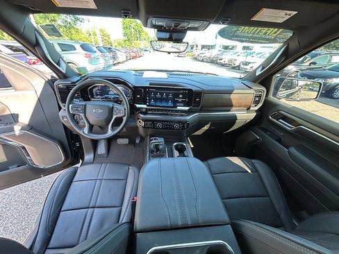 Used 2024 Chevrolet Silverado 1500 High Country w/ Midnight Edition AWD/4WD image 16