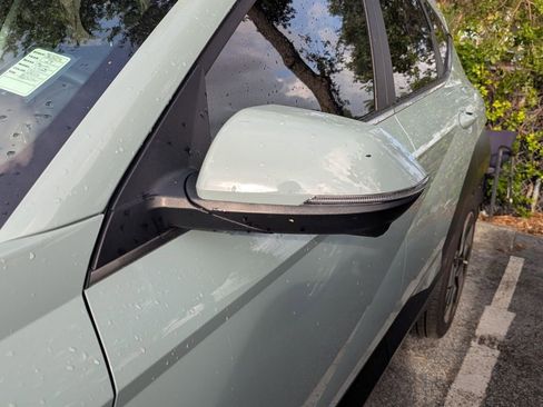 Used 2024 Hyundai Kona Limited FWD image 6