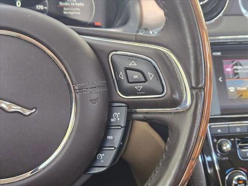 Used 2017 Jaguar XJ R-Sport RWD image 17
