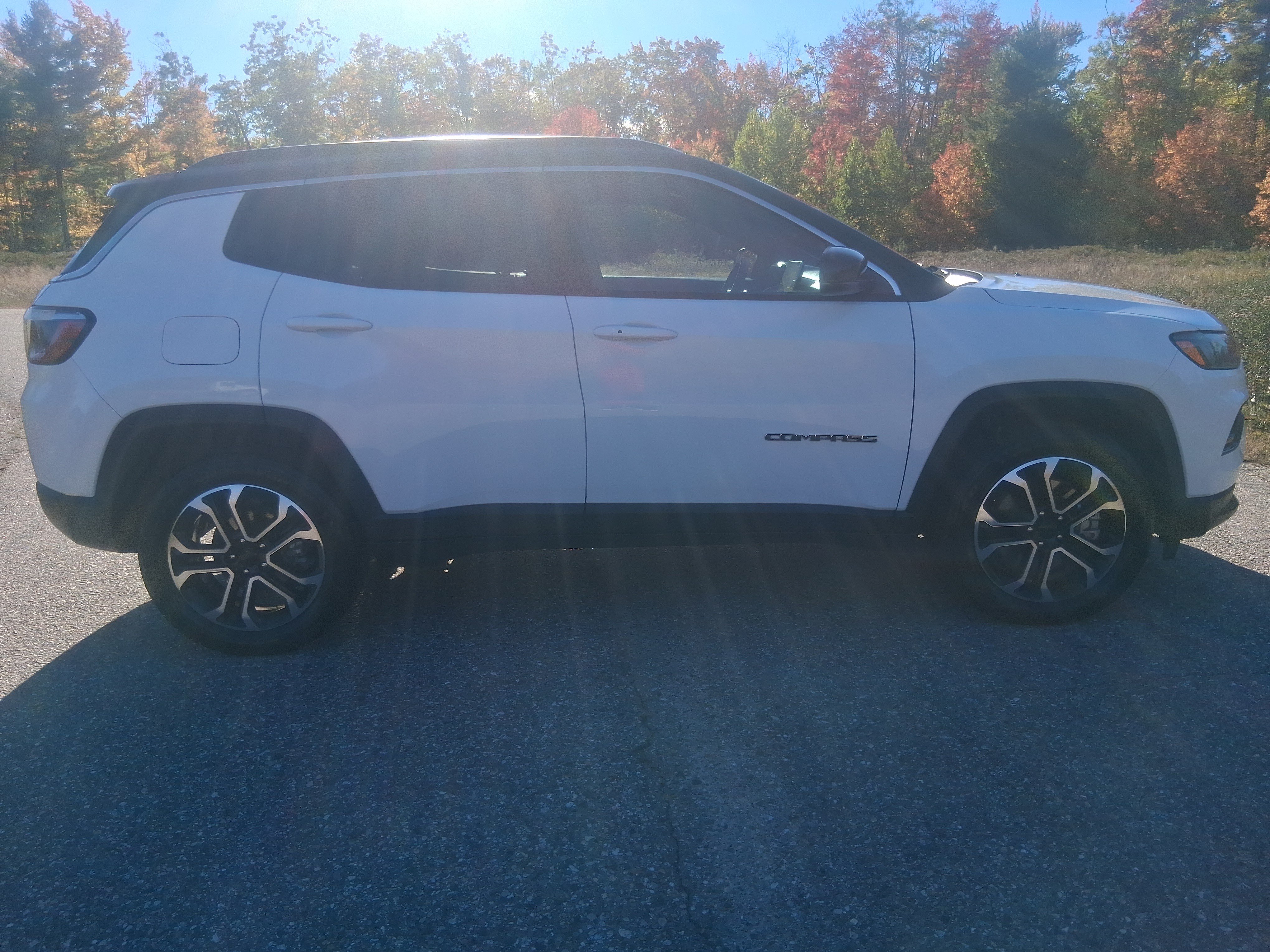 Used 2024 Jeep Compass Limited AWD/4WD image 4