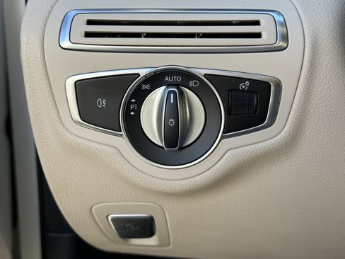 Used 2021 Mercedes-Benz C 300 Sedan image 25