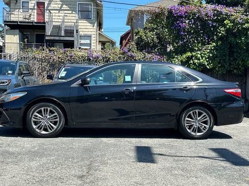 Used 2016 Toyota Camry SE FWD image 7