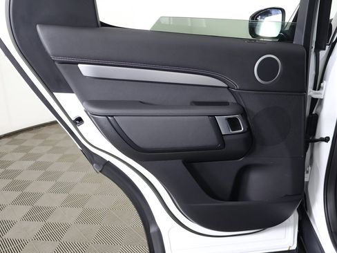 Used 2023 Land Rover Discovery S R-Dynamic image 31