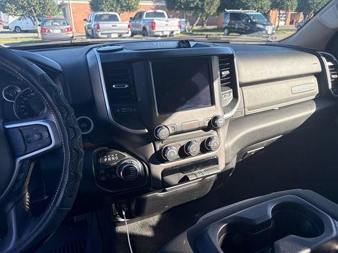Used 2020 RAM 1500 Big Horn AWD/4WD image 11