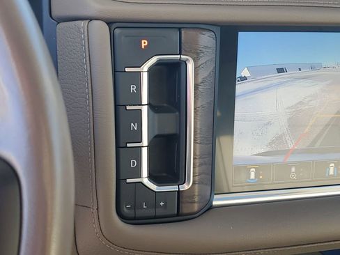 Certified 2021 GMC Yukon Denali w/ Denali Premium Package image 18