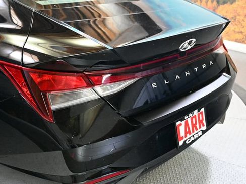 Used 2022 Hyundai Elantra SEL w/ Convenience Package FWD image 13