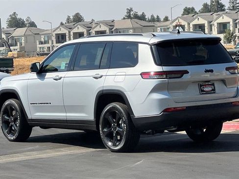 New 2025 Jeep Grand Cherokee L Altitude image 6