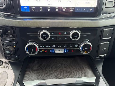 Used 2025 Ford F350 Platinum image 38