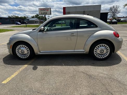 Used 2014 Volkswagen Beetle 1.8T FWD image 2