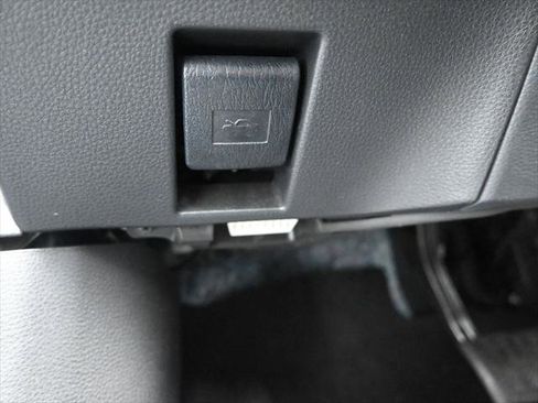 Certified 2023 Toyota Corolla SE image 21