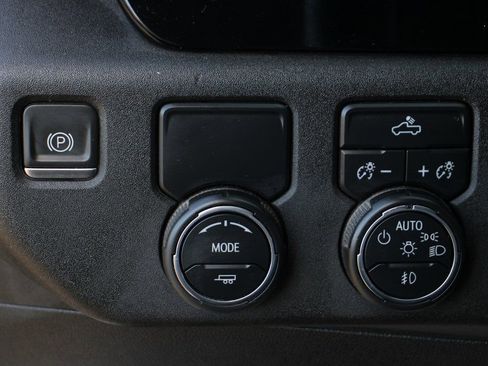 Used 2024 Chevrolet Silverado 3500 LT w/ Convenience Package image 17