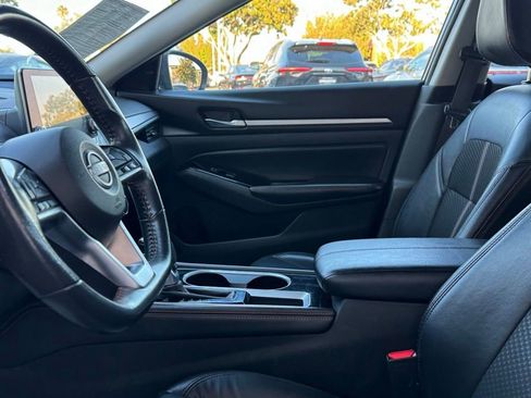 Used 2024 Nissan Altima 2.5 SR FWD image 20