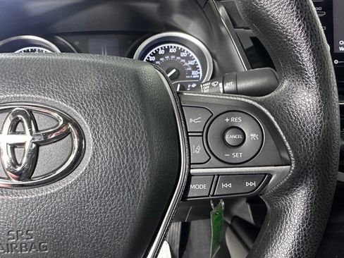 Used 2022 Toyota Camry LE FWD image 23