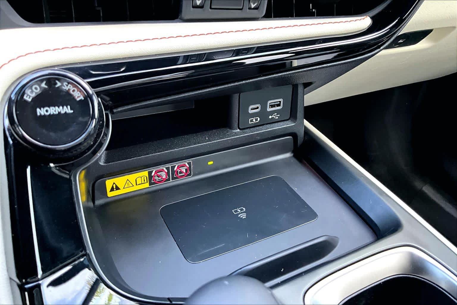 Used 2024 Lexus NX 350h AWD image 33