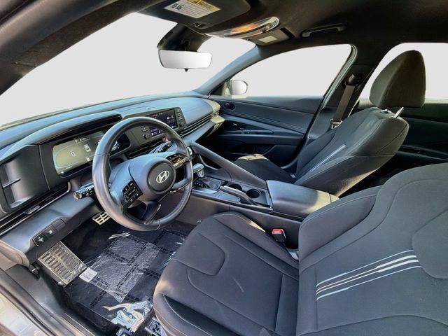 Certified 2025 Hyundai Elantra Sport FWD image 19