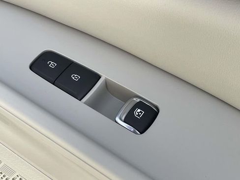 New 2026 Kia Carnival EX image 13