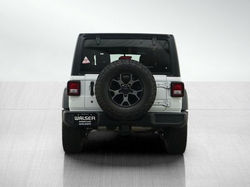 Used 2018 Jeep Wrangler Unlimited Sport S AWD/4WD image 4