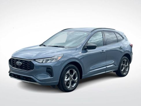 Used 2023 Ford Escape ST-Line w/ Tech Pack #1 AWD/4WD image 4